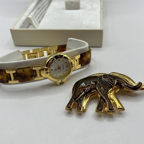 Elephant Novelle watch Faux Tortoise Gold Tone Link Watch  Pin Gift Set - Picture 8 of 10
